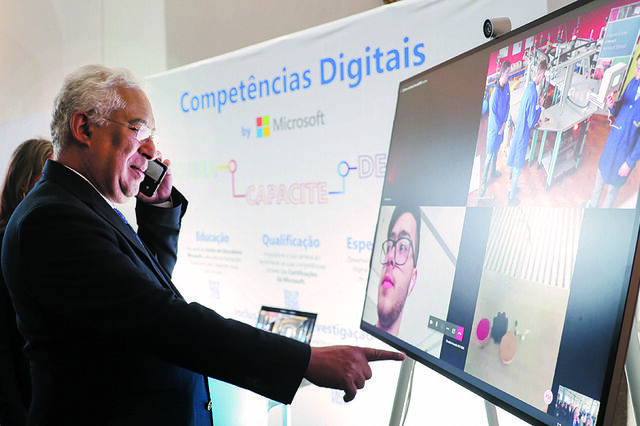 Governo convoca ativos e reformados para a revolução digital