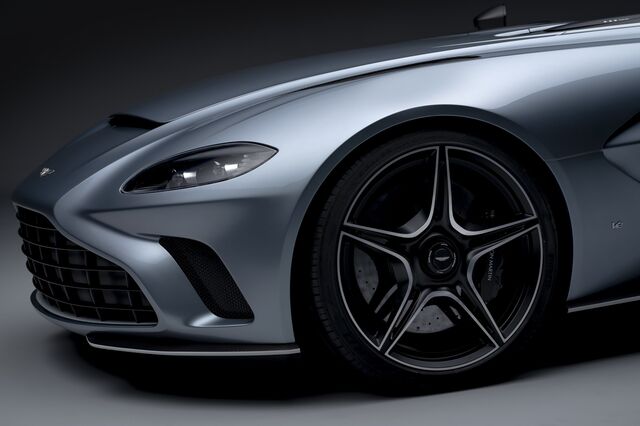 Europa fecha no vermelho com setor automóvel a pesar. Aston Martin afunda mais de 24%