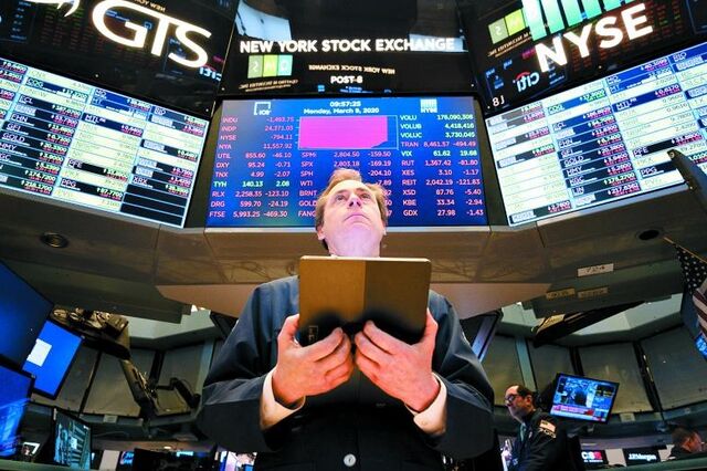 Nasdaq estreia semana com novo recorde à boleia da Tesla
