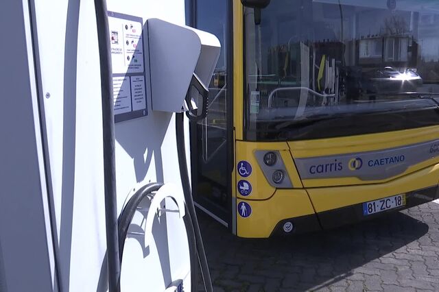 Táxis e autocarros vão ter apoio até 1.050 euros devido à subida do preço dos combustíveis