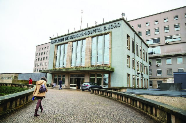 DGS admite dupla contagem de casos de infeção no Porto