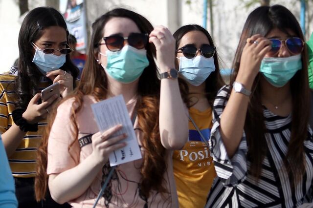 Parlamento ouve esta quarta-feira peritos da DGS sobre fim do uso de máscara na rua