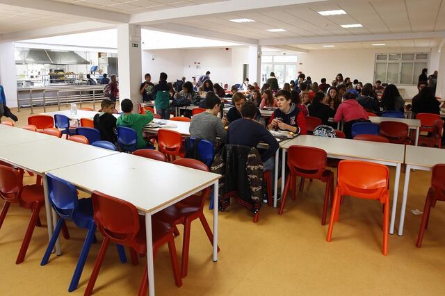 Governo quer reforçar número de funcionários nas escolas 