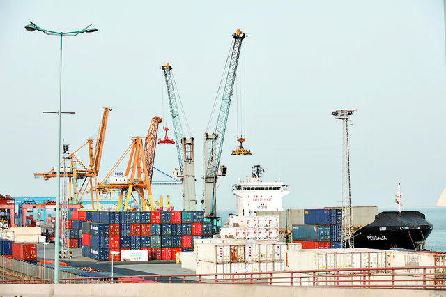 Armadores internacionais propõem taxar emissões de carbono dos navios