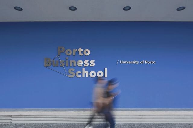 Porto Business School regressa às aulas sem papel e tabaco à porta