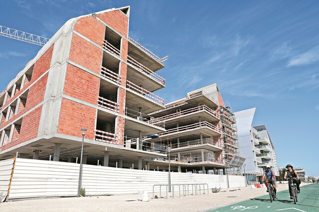 Apenas 7,7% das casas do 1.º Direito foram até agora entregues às famílias