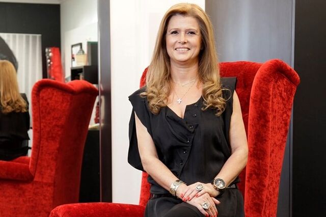 Ana Sousa oferece 400 fardas a hospital com a etiqueta “Juntos somos mais fortes”