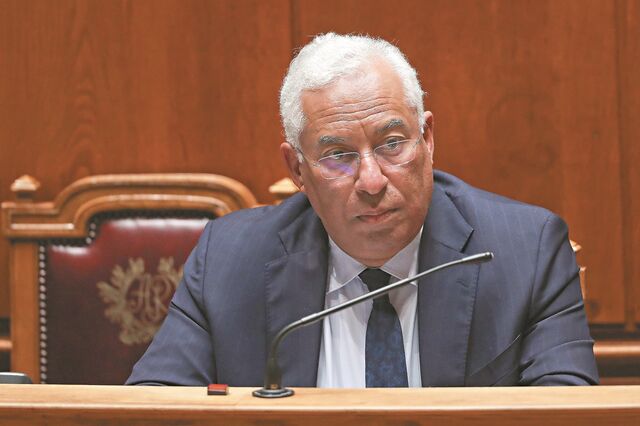 Costa não quer ilusões e avisa que crise vai custar empregos