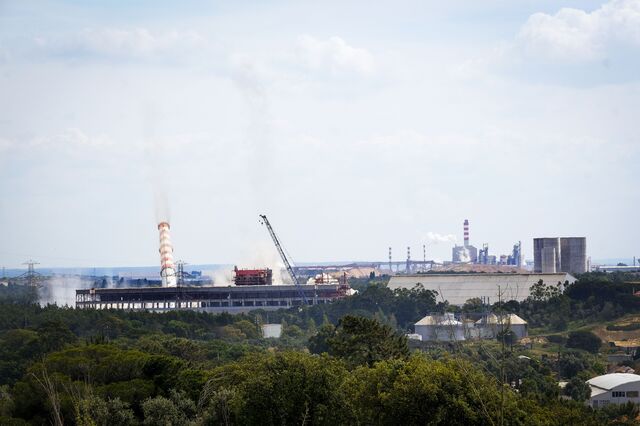 EDP já derrubou chaminés da Central Termoelétrica de Setúbal 