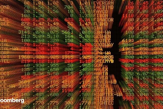 Petróleo afunda 4% e bolsas regressam aos dias de fortes quedas