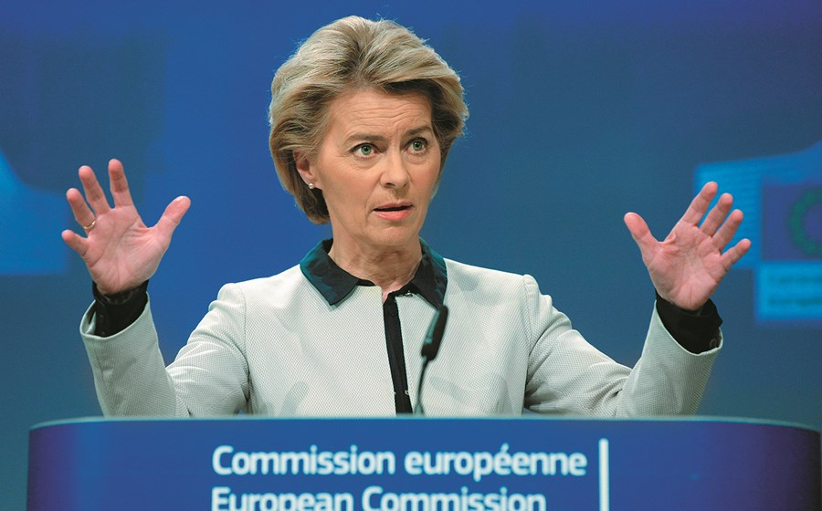 A presidente da Comissão Europeia já deu o “apoio político” à proposta do Governo, mas alertou para entraves legais e técnicos à medida.