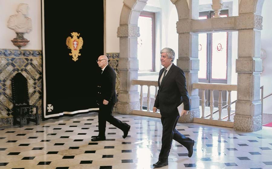 Depois de se ter reunido com o Presidente da República, Mário Centeno anunciou a entrada em vigor do OE.