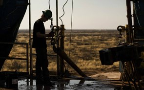 Produção de petróleo em Angola só vai subir a partir de 2024, diz Economist