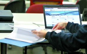 contribuintes reembolsos IRS fisco 