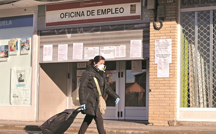 Taxa de desemprego na zona euro recua para 6,8% em março