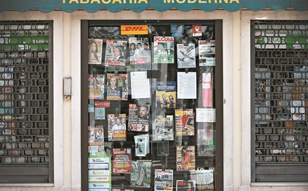 Portas abertas, marcas no chão e máscaras. Todas as regras que o comércio vai ter de cumprir