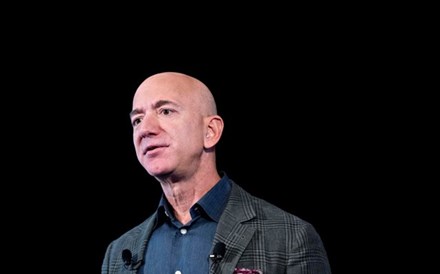 Fortuna de Bezos não pára de engordar. É agora a pessoa mais rica de sempre 