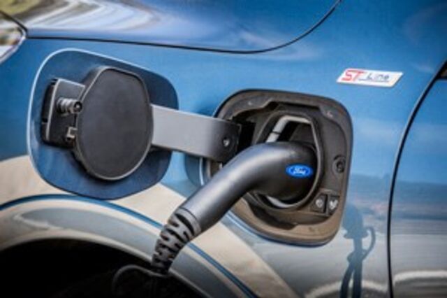 Ford anuncia criação de quatro fábricas de baterias e de veículos elétricos
