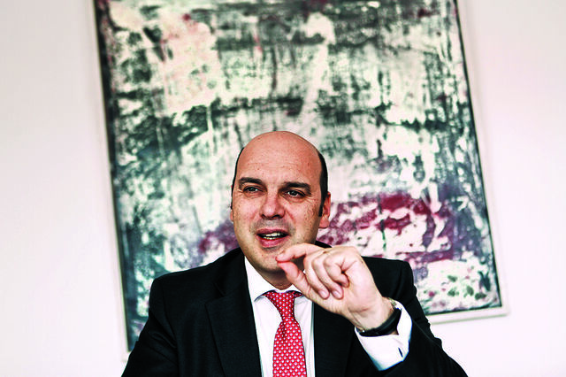 Siza Vieira: Portugal vai regressar ao trabalho mas com regras exigentes 
