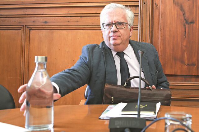 Governo deixa navios sem segurança a bordo