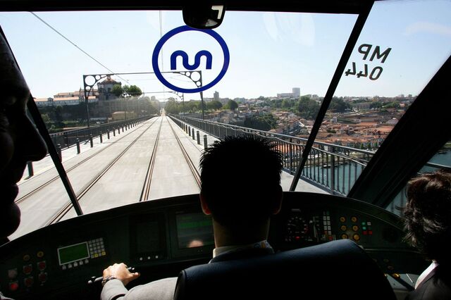 Compra de 18 novas carruagens do Metro do Porto vai ter 26 milhões do POSEUR