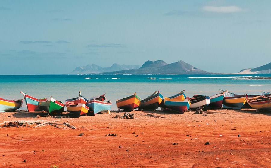 A economia de Cabo Verde tem uma forte dependência do turismo.