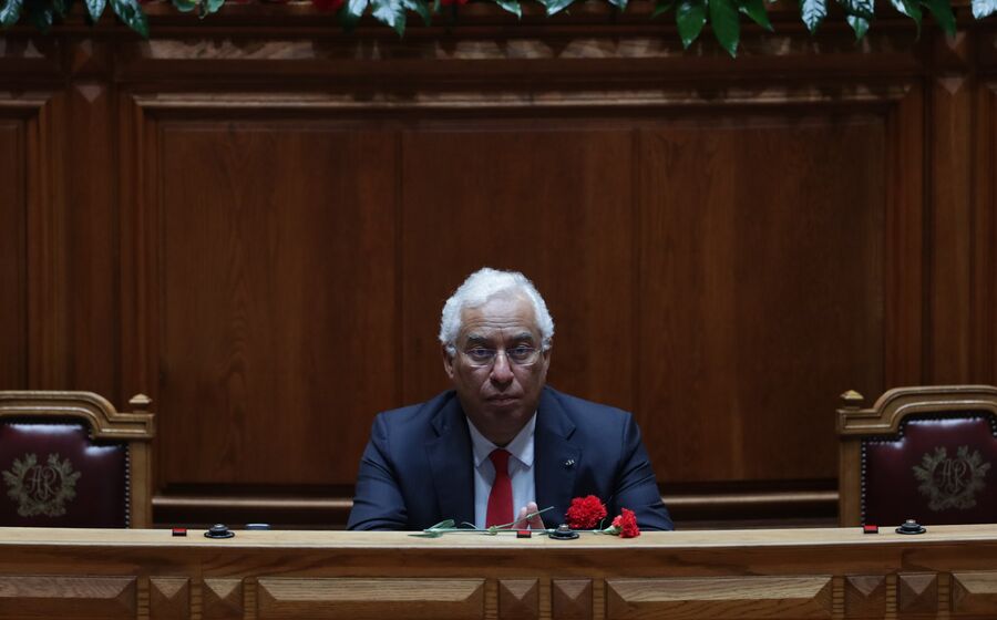 25 abril parlamento  antonio costa