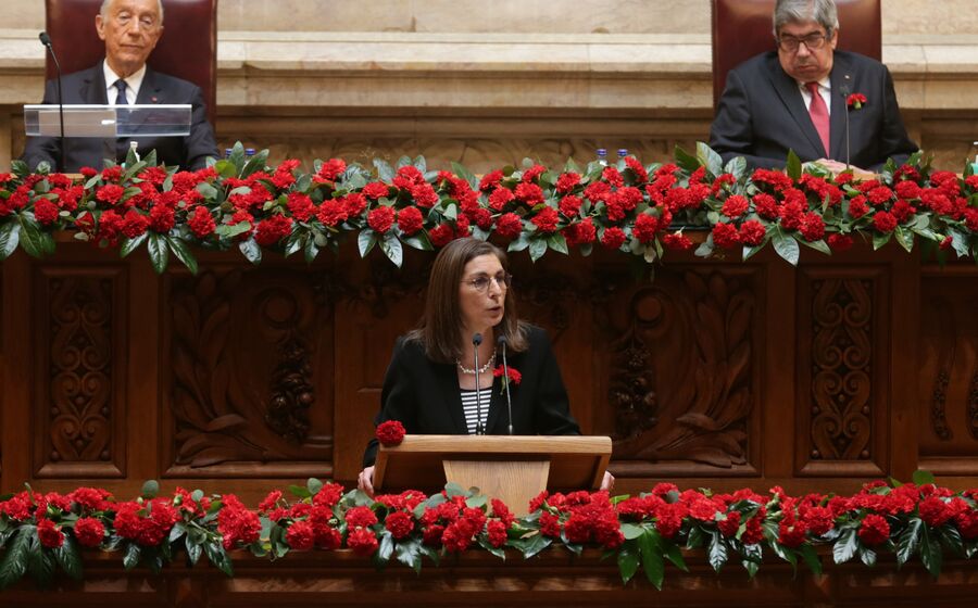 25 abril parlamento ana catarina mendes