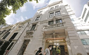 Paula Amorim desafia pandemia e abre loja Dolce & Gabbana em Lisboa