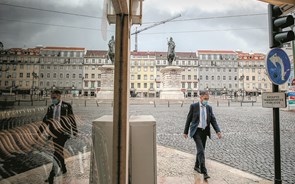 Máscara não é obrigatória nos escritórios 