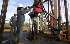 Petróleo cai com China e Ucrânia em foco
