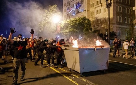 EUA ativam 5 mil efetivos da Guarda Nacional para fazer frente a protestos