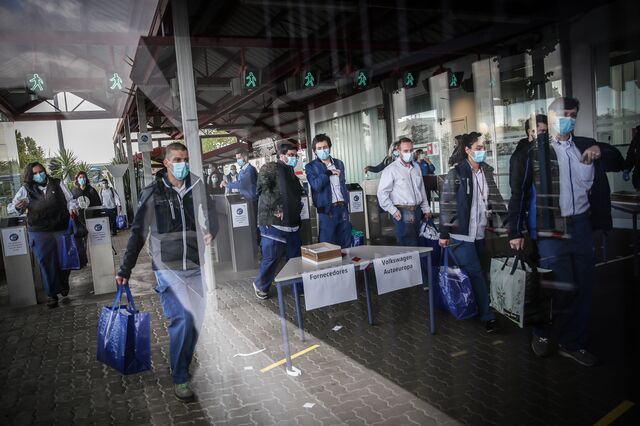 O mesmo salário, apoios muito diferentes. Veja as simulações