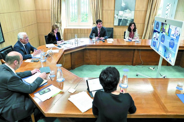 Espanha e Reino Unido prolongam lay-off