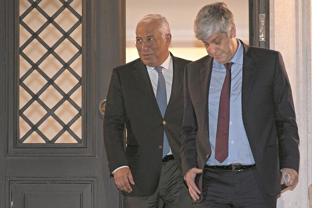 Centeno espera pela Europa, oposição diz que já vai tarde