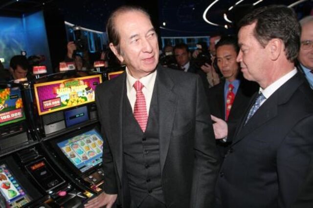Stanley Ho: De 'self-made man' a 'rei' dos casinos de Macau