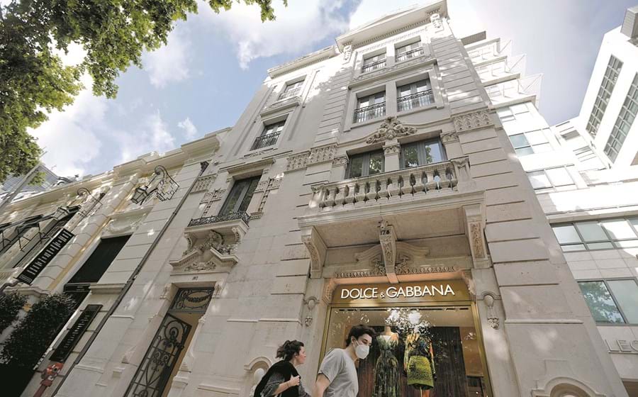 A primeira loja da marca de luxo italiana em Portugal situa-se no n.º 180 da Av. da Liberdade, em Lisboa.