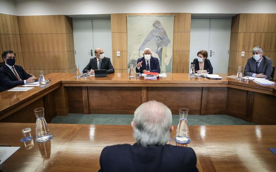 Rui Rio foi ontem recebido em São Bento pelo Governo. À sua frente está António Costa.