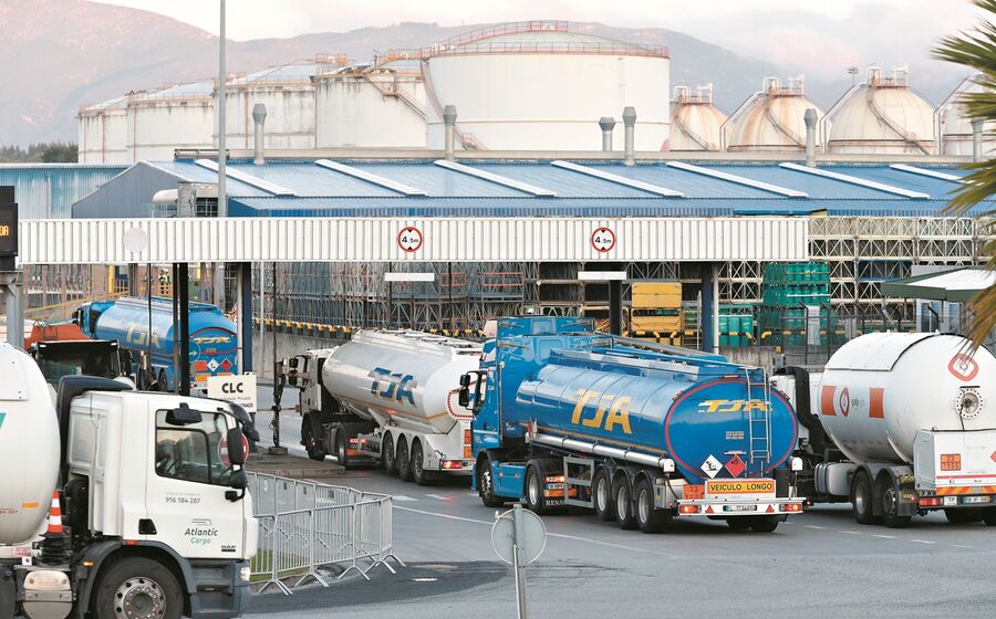 armazenamento combustiveis gasoleo gasolina petróleo