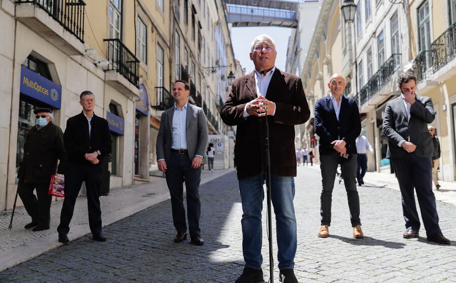 António Costa baixa 