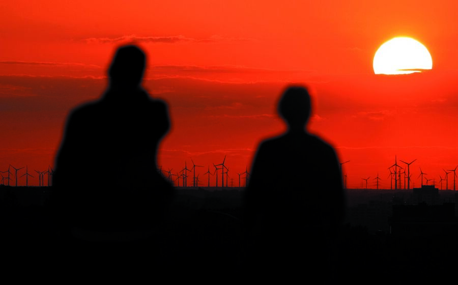 paisagem pôr do sol pessoas ambiente energia eolica parque eolico vento