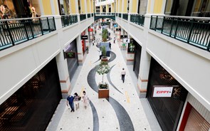 Investidores internacionais pedem revisão da suspensão de rendas fixas nos centros comerciais