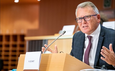Comissário defende aumentos salariais para evitar “queda drástica” na procura na UE