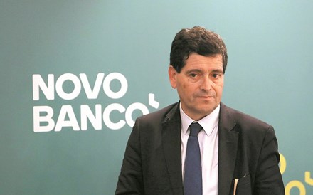 Covid atira rácios de capital do Novo Banco para perto do limite