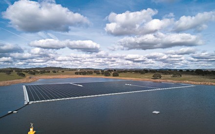 Alqueva: Covid-19 trava maior projeto fotovoltaico flutuante da Europa