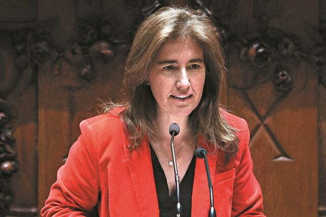 Apoio às empresas em 'lay-off' diferenciado em função da quebra de faturação