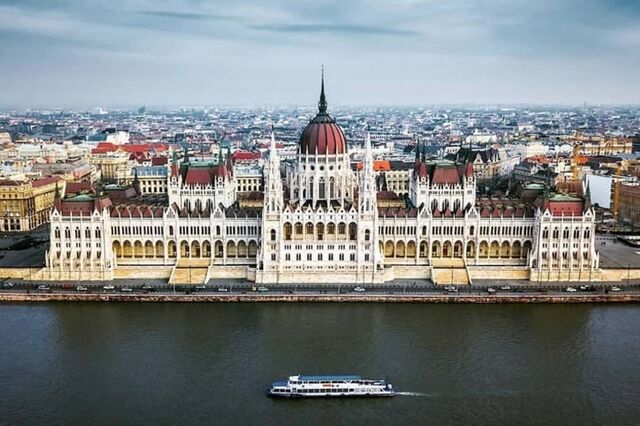 Hungria classifica como absurdas dúvidas de Bruxelas sobre plano de recuperação