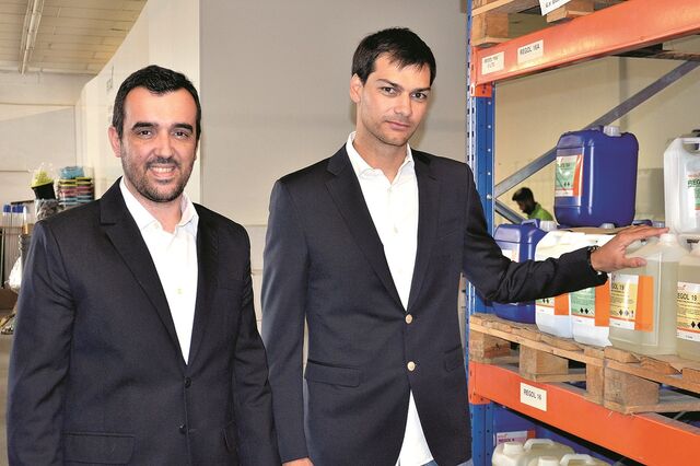 Dupla de Famalicão finta espanhola e compra Biosog