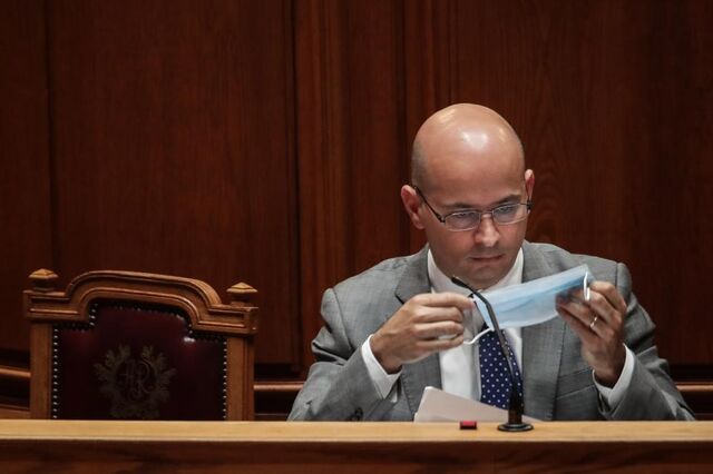 João Leão arranca debate do Suplementar a prometer recuperação rápida da crise