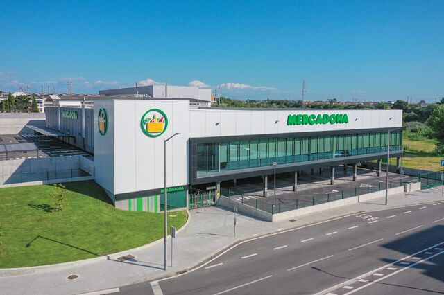 Mercadona abre uma hora mais cedo nos fins de semana de recolher obrigatório